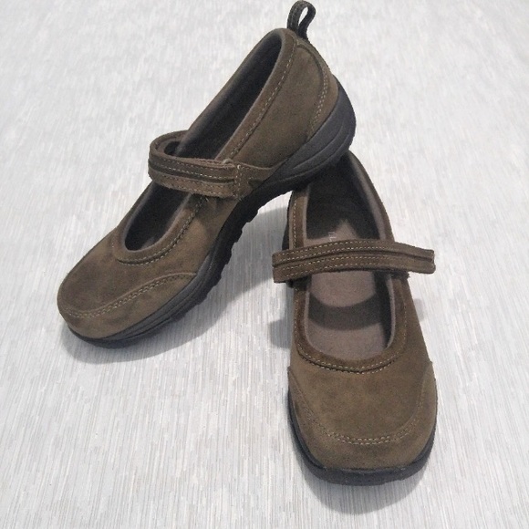 LL Bean Maryjanes - Picture 1 of 3